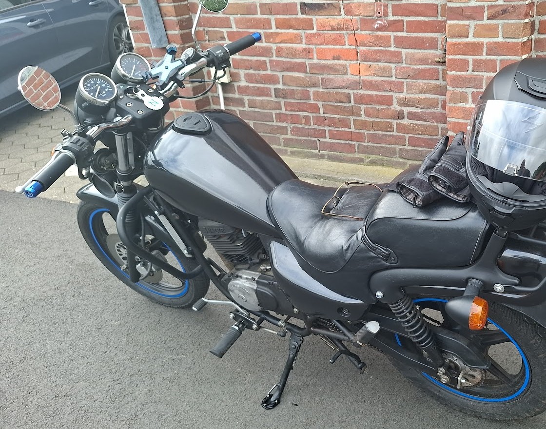 Kreuchi Motorrad – das eigene Motorrad mit Helm